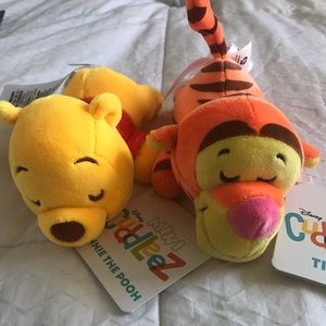 Disney Winnie The Pooh and Tigger Cuddlez